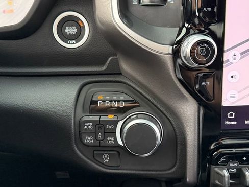 New 2026 RAM 1500 4x4 Crew Cab image 24