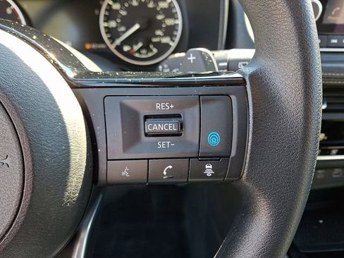 Used 2023 Nissan Rogue SV image 24