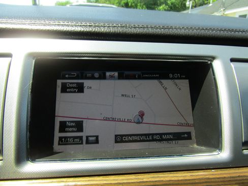 Used 2014 Jaguar XF RWD image 23
