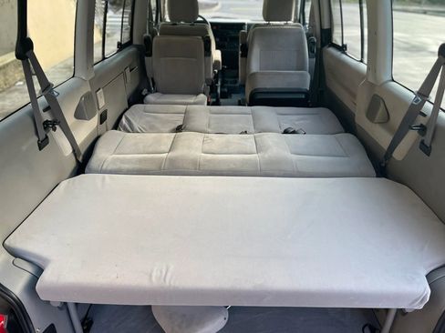 Used 2002 Volkswagen Eurovan MV image 14