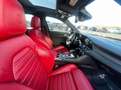 Used 2022 Alfa Romeo Giulia Veloce image 7