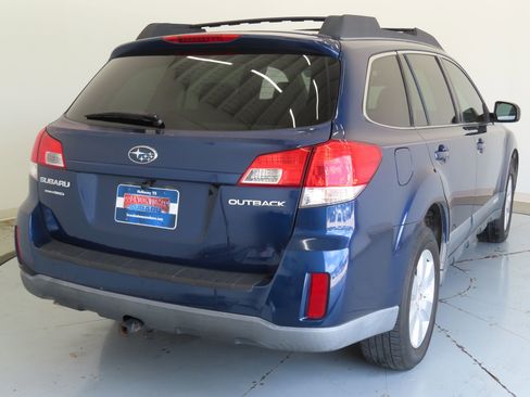 Used 2011 Subaru Outback 2.5i Premium AWD/4WD image 3