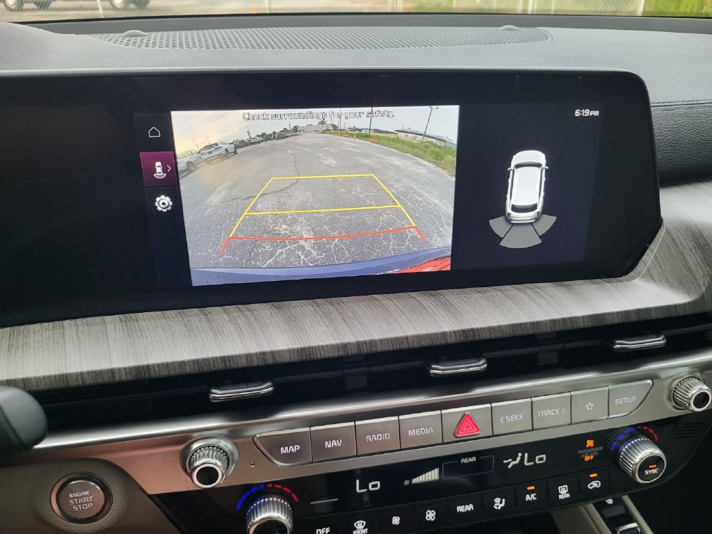 Used 2024 Kia Telluride EX w/ EX Captain's Chair Package FWD image 18