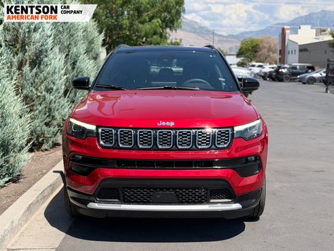 Used 2025 Jeep Compass Limited w/ Elite Group AWD/4WD image 2