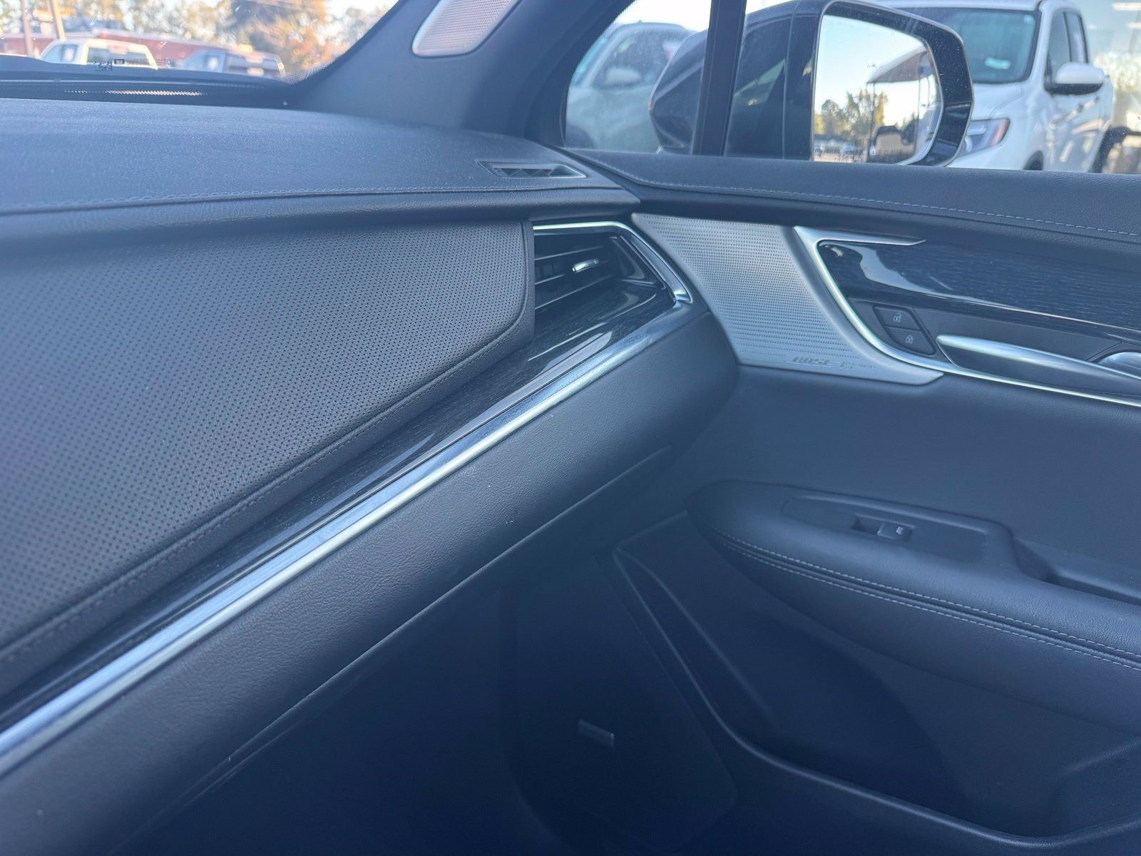 Used 2024 Cadillac XT5 Premium Luxury w/ LPO, Floor Liner Package AWD/4WD image 18