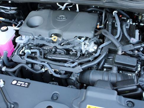 Used 2025 Toyota Sienna XSE image 24