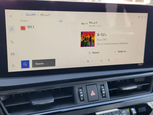 Used 2025 Lexus ES 300h w/ Premium Package image 22