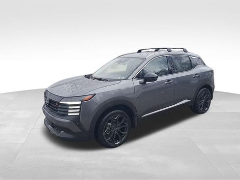 New 2026 Nissan Kicks SR w/ Cold Weather Package image 2