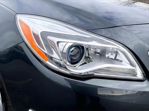 Used 2017 Buick Regal Premium image 32