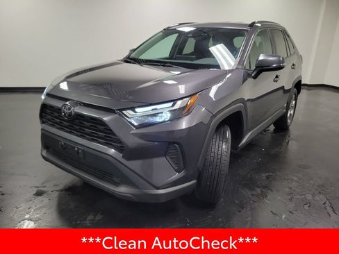 Used 2025 Toyota RAV4 XLE AWD/4WD image 4