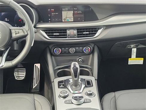 New 2025 Alfa Romeo Stelvio Sprint image 12