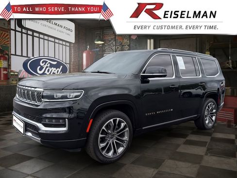 Used 2022 Jeep Grand Wagoneer Series III w/ Rear Seat Video Group 1 image 1