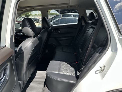 Used 2021 Nissan Rogue Platinum AWD/4WD image 4