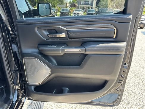Used 2020 RAM 1500 Limited w/ Black Appearance Package AWD/4WD image 11