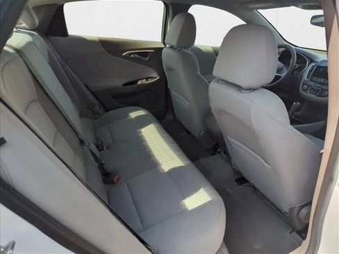 Used 2020 Chevrolet Malibu LS image 17