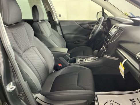Used 2023 Subaru Forester Premium AWD/4WD image 5