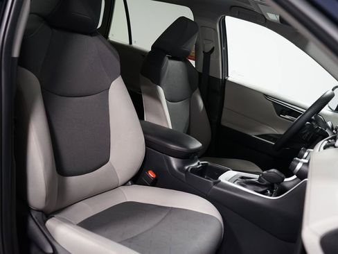 Certified 2025 Toyota RAV4 XLE w/ Convenience Package image 28