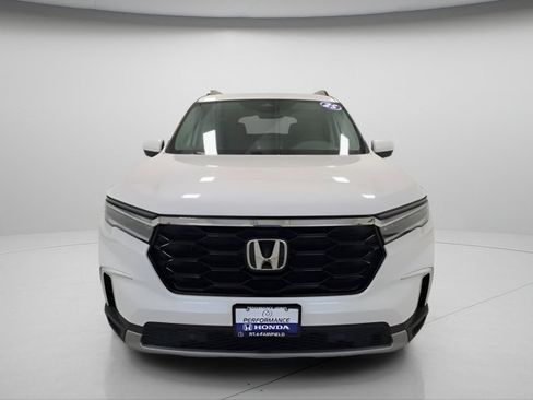 Used 2025 Honda Pilot Touring image 9