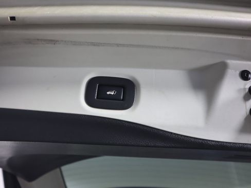 Certified 2018 Nissan Rogue SL w/ Premium Package image 22