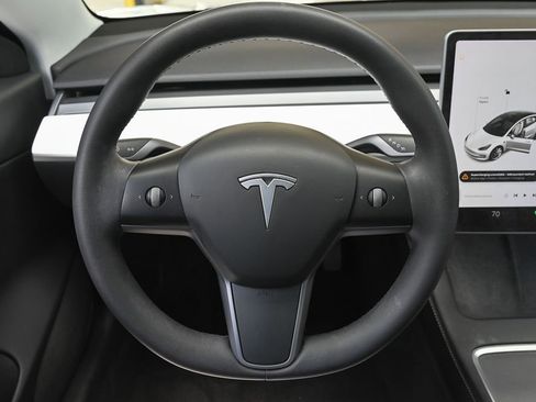 Used 2022 Tesla Model 3 Standard Range image 19