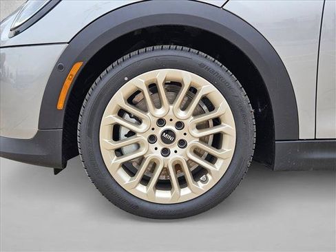 New 2026 MINI Cooper 2-Door Hardtop FWD image 9