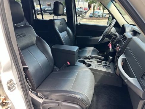 Used 2012 Jeep Liberty Sport AWD/4WD image 27