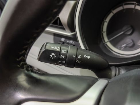 Used 2023 Toyota Highlander XLE AWD/4WD image 31