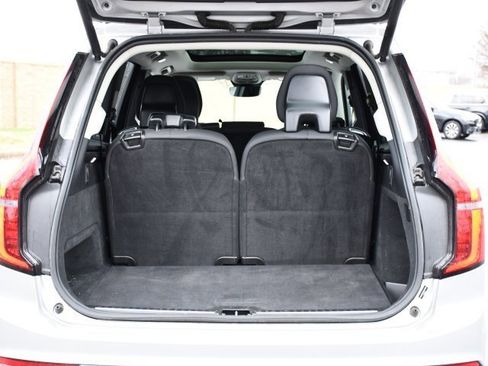 Certified 2025 Volvo XC90 B6 Plus image 21