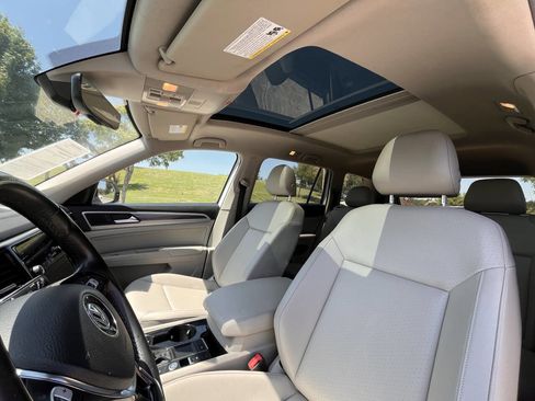 Used 2020 Volkswagen Atlas SEL image 24