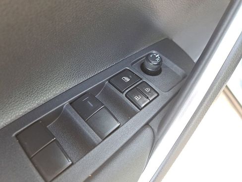 Certified 2023 Toyota Corolla Cross LE image 14