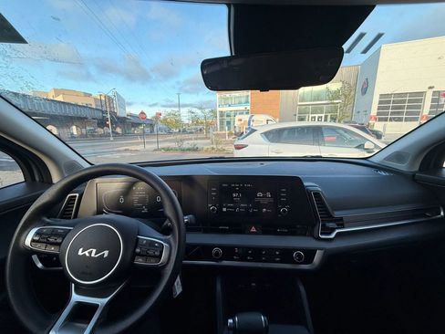 Used 2025 Kia Sportage LX image 22