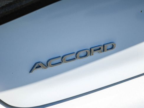 Used 2025 Honda Accord SE image 9