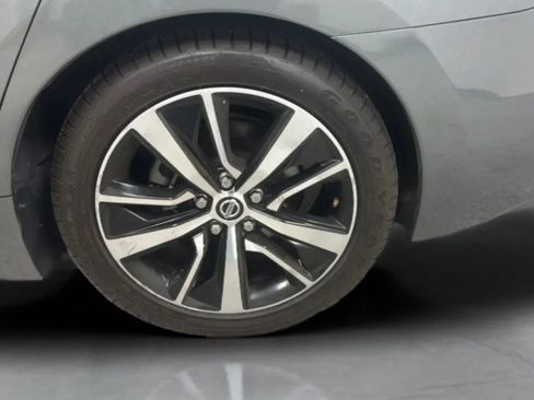 Used 2021 Nissan Maxima 3.5 SV w/ Floor Mat Group FWD image 32