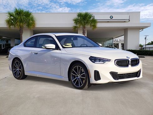 Certified 2025 BMW 230i Coupe w/ Convenience Package image 3