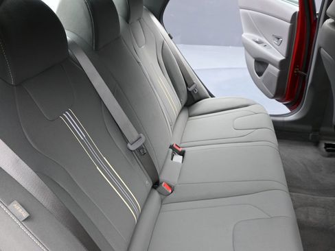 Certified 2025 Hyundai Elantra Sport image 13