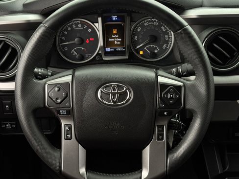 Used 2021 Toyota Tacoma SR5 RWD image 15
