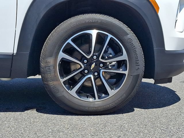 Used 2025 Chevrolet TrailBlazer LT w/ Convenience Package AWD/4WD image 8