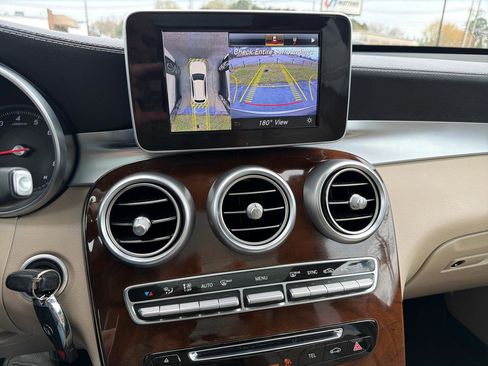 Used 2019 Mercedes-Benz GLC 300 4MATIC image 27