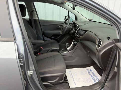 Used 2020 Chevrolet Trax LS w/ LPO, Protection Package AWD/4WD image 27