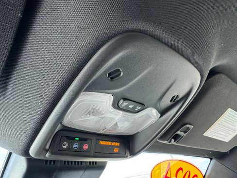 Used 2024 Chevrolet Colorado LT w/ LT Convenience Package II image 19