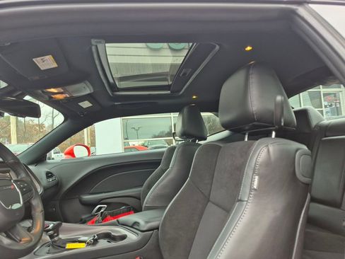 Used 2023 Dodge Challenger GT w/ Plus Package image 12