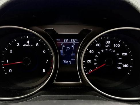 Used 2013 Hyundai Veloster RE:MIX Edition FWD image 15