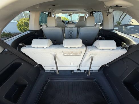 Used 2018 Honda Odyssey EX-L image 27