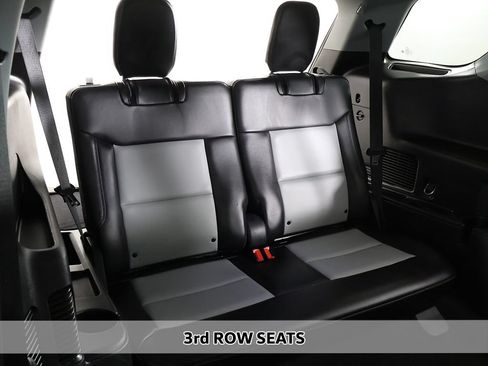 Used 2023 Ford Explorer XLT w/ Equipment Group 202A AWD/4WD image 9