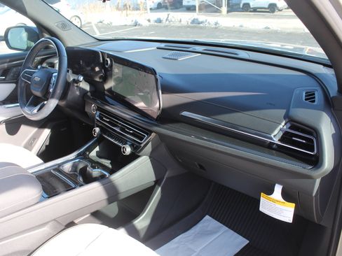 New 2026 Chevrolet Traverse High Country w/ LPO, Floor Liner Package image 15