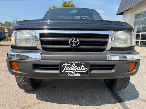 Used 2000 Toyota Tacoma 4x4 Regular Cab w/ Value Edition Plus Pkg image 3