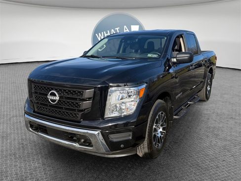Used 2023 Nissan Titan SV w/ SV Convenience Package image 8