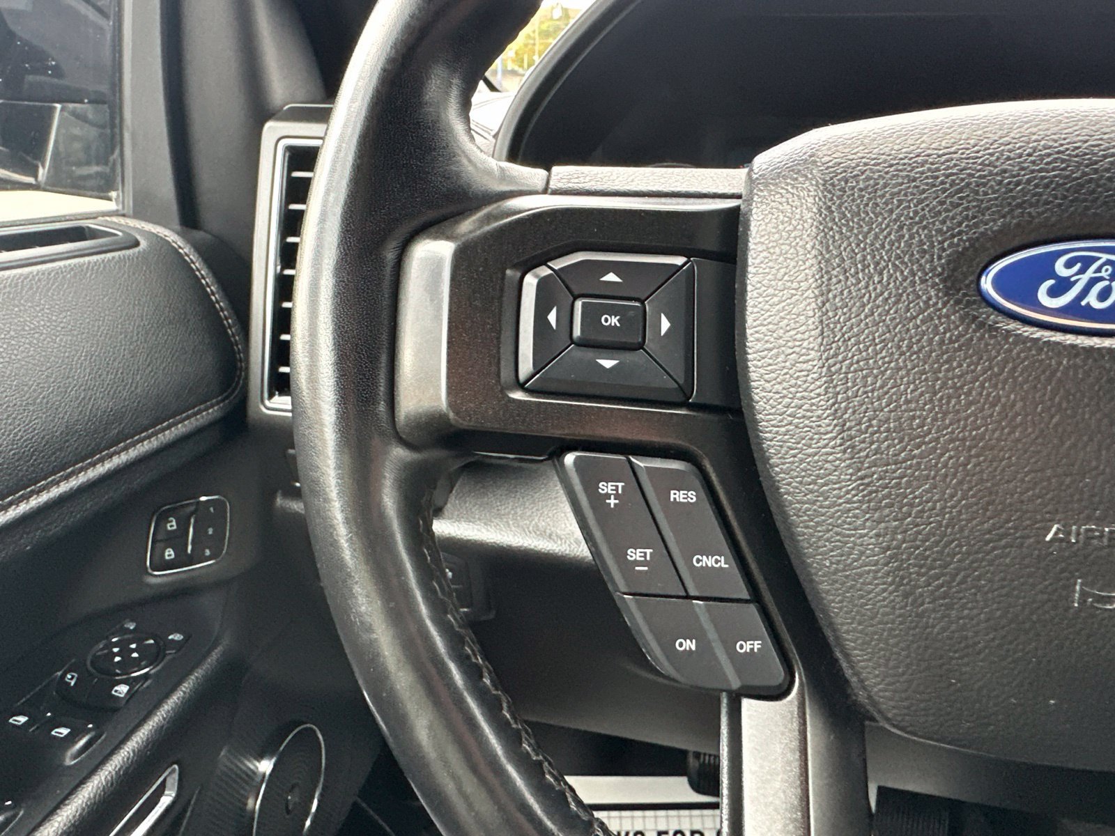 Used 2018 Ford Expedition Max Limited AWD/4WD image 50
