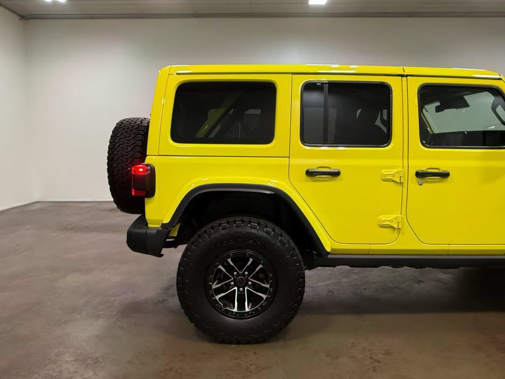 Used 2024 Jeep Wrangler Unlimited Rubicon AWD/4WD image 33