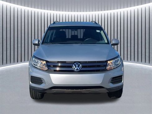 Used 2017 Volkswagen Tiguan Limited w/ Premium Package image 10